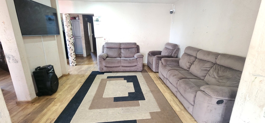 To Let 3 Bedroom Property for Rent in Raslouw A H Gauteng