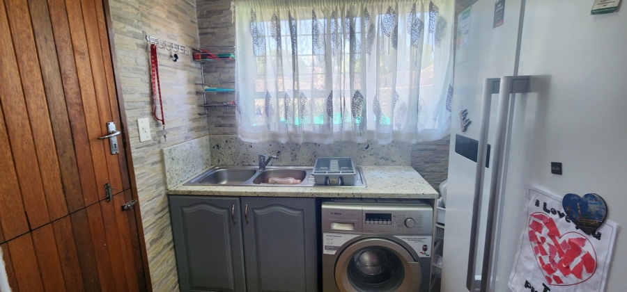 To Let 3 Bedroom Property for Rent in Raslouw A H Gauteng