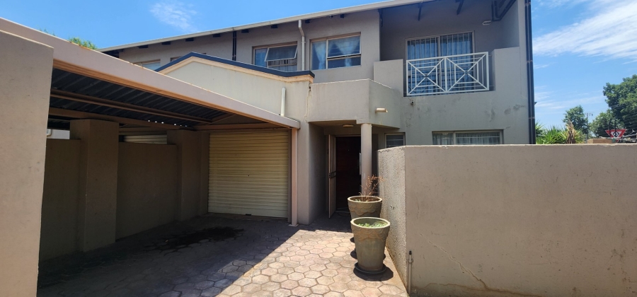 To Let 3 Bedroom Property for Rent in Raslouw A H Gauteng