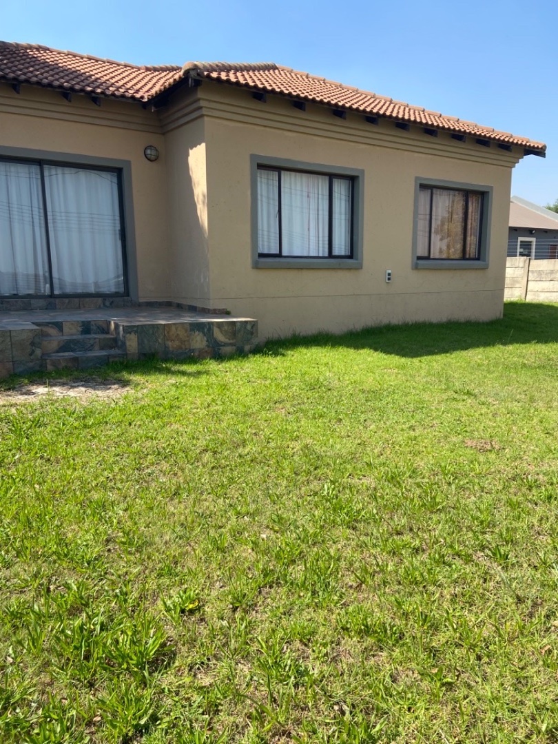 To Let  Bedroom Property for Rent in Rooihuiskraal Gauteng