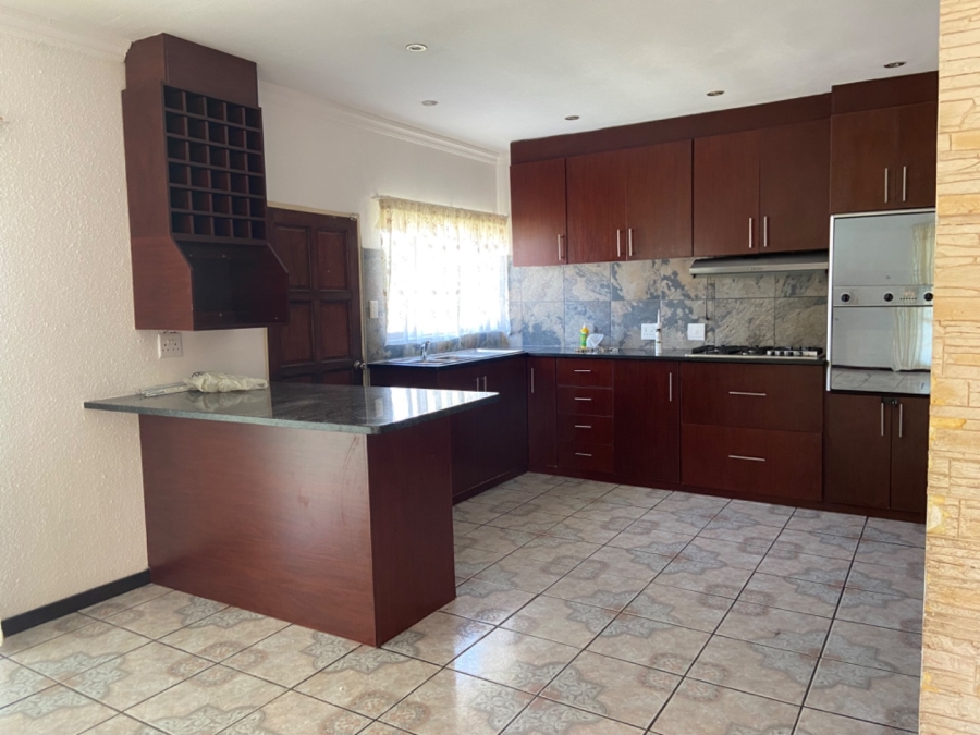 To Let  Bedroom Property for Rent in Rooihuiskraal Gauteng