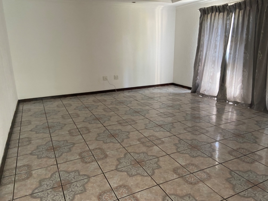 To Let  Bedroom Property for Rent in Rooihuiskraal Gauteng