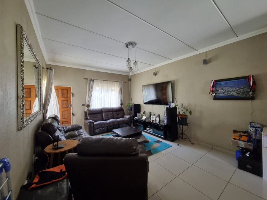 To Let 2 Bedroom Property for Rent in Comet Gauteng