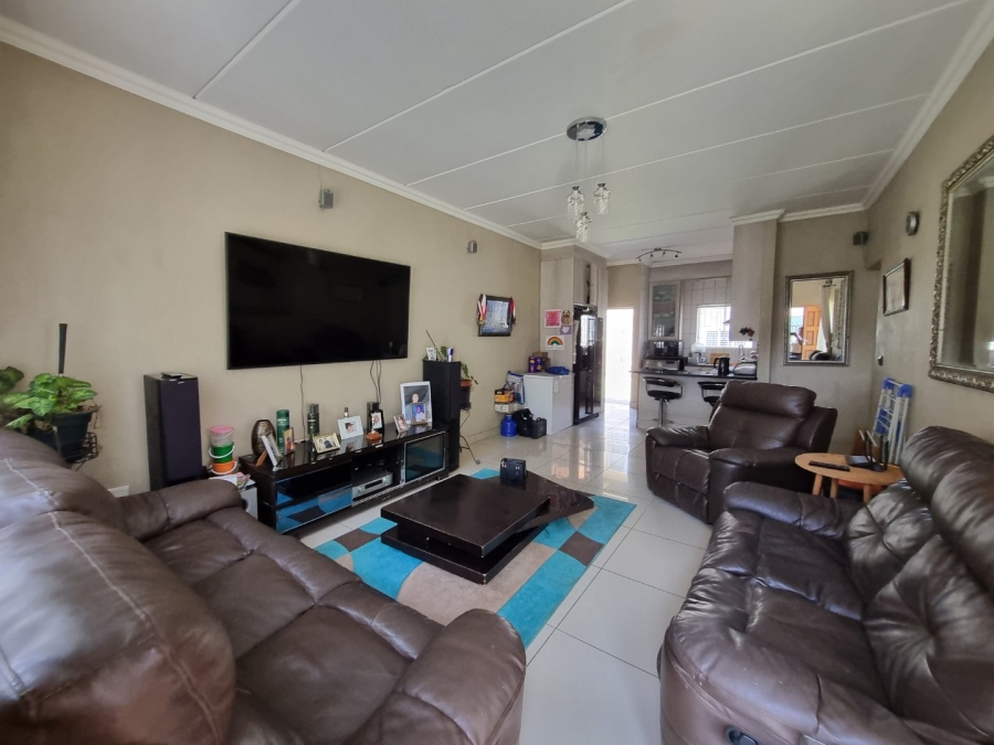 To Let 2 Bedroom Property for Rent in Comet Gauteng