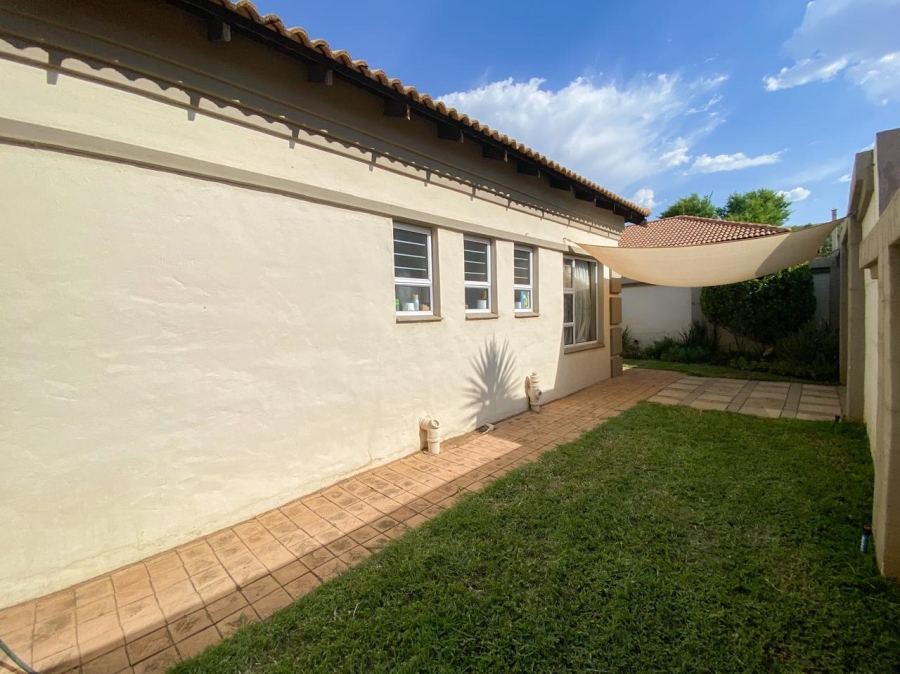 2 Bedroom Property for Sale in Magalieskruin Gauteng