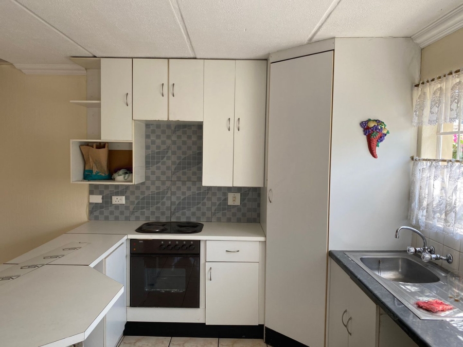 To Let 1 Bedroom Property for Rent in Ormonde Gauteng