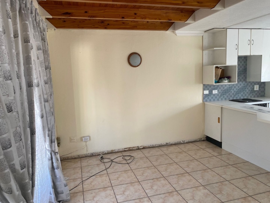 To Let 1 Bedroom Property for Rent in Ormonde Gauteng