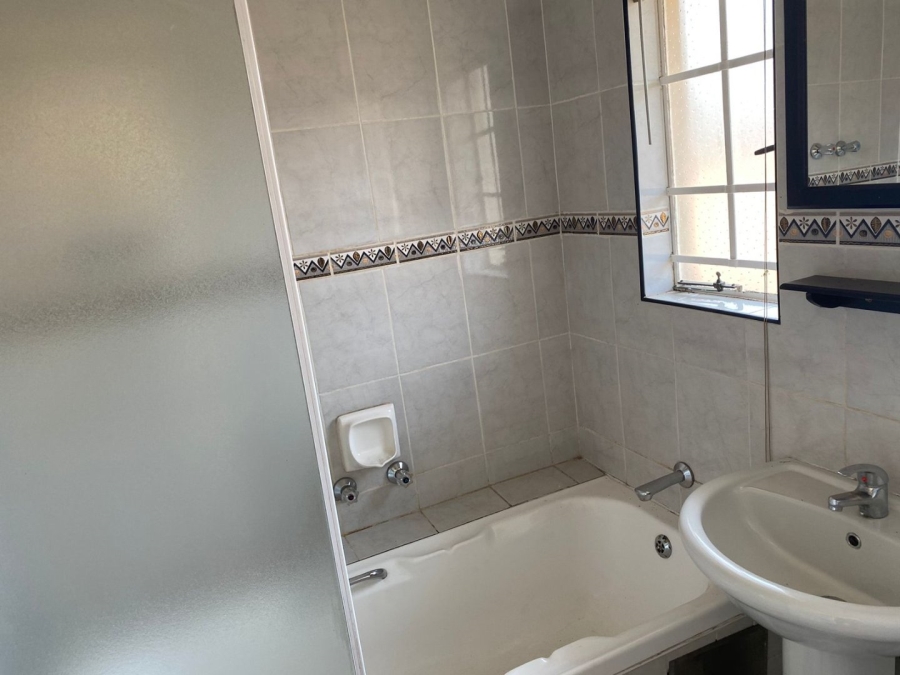 To Let 1 Bedroom Property for Rent in Ormonde Gauteng