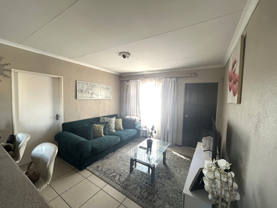 To Let  Bedroom Property for Rent in Honeypark Gauteng