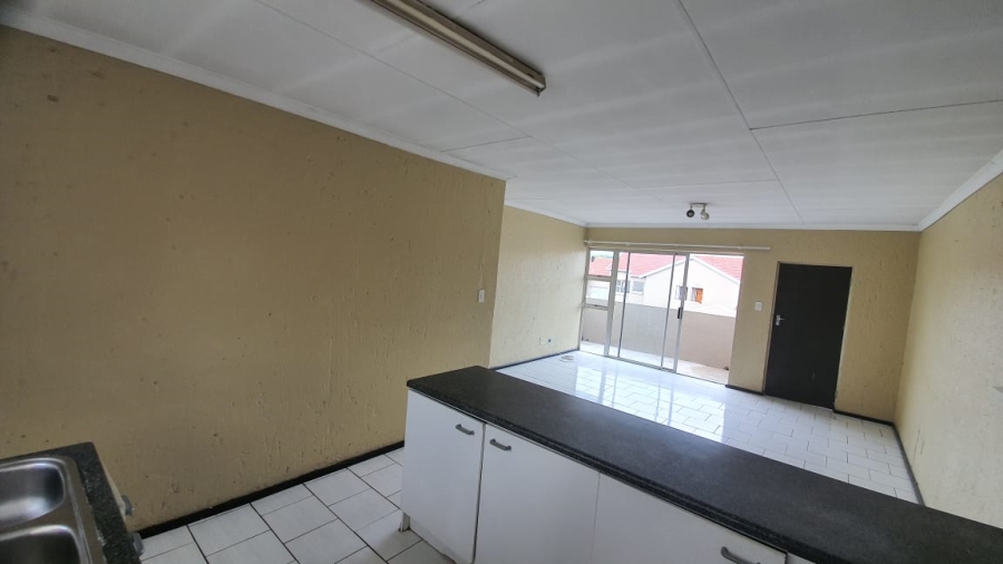 To Let 2 Bedroom Property for Rent in Vorna Valley Gauteng