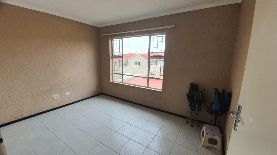 To Let 2 Bedroom Property for Rent in Vorna Valley Gauteng