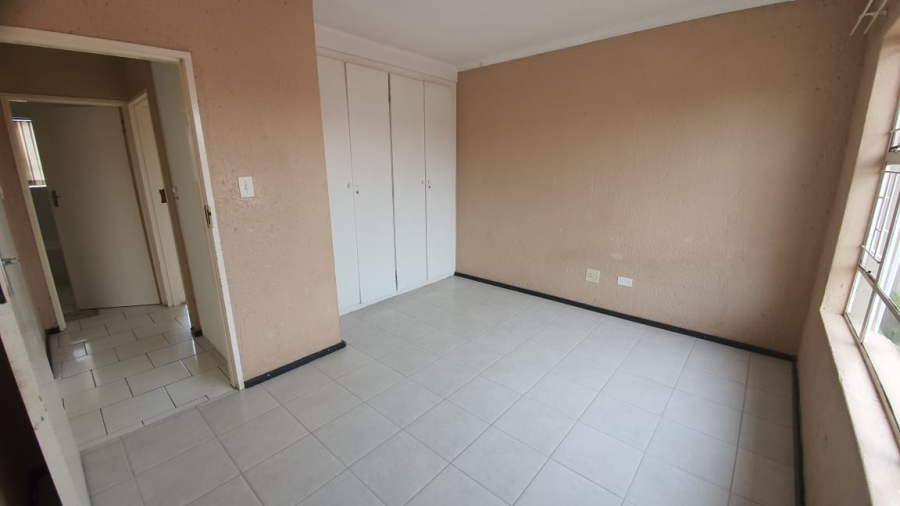 To Let 2 Bedroom Property for Rent in Vorna Valley Gauteng