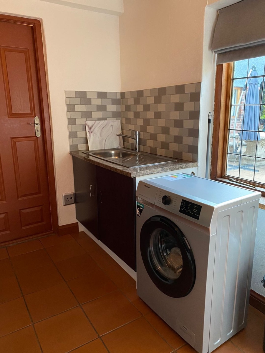 To Let 1 Bedroom Property for Rent in Melville Gauteng