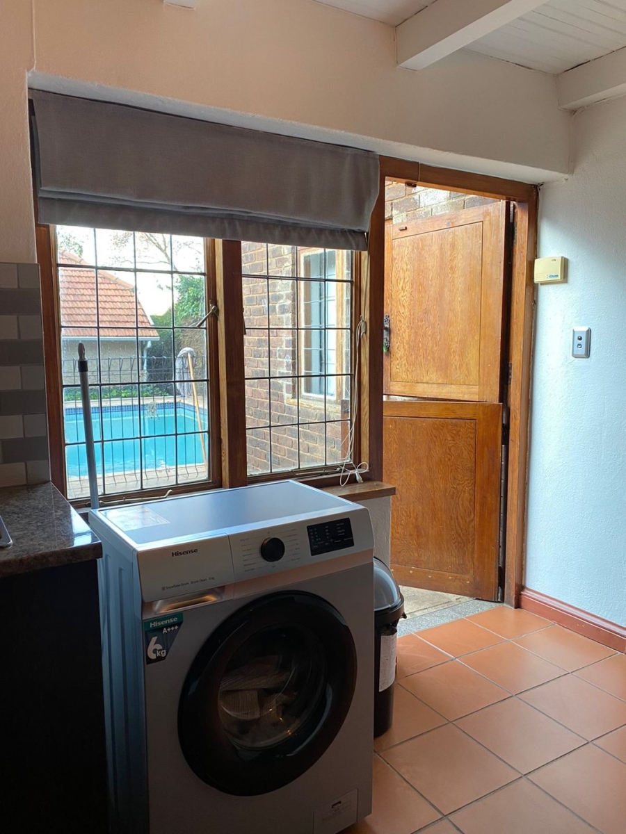 To Let 1 Bedroom Property for Rent in Melville Gauteng