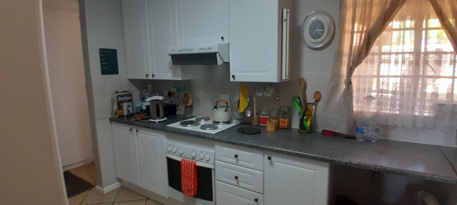  Bedroom Property for Sale in Magalieskruin Gauteng