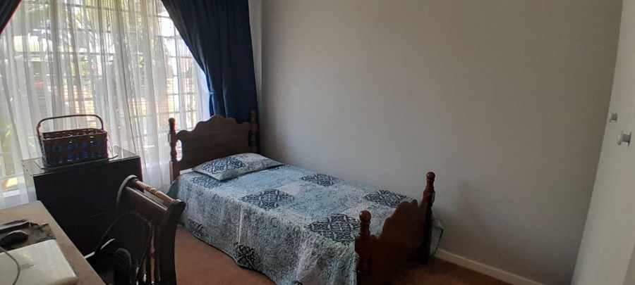  Bedroom Property for Sale in Magalieskruin Gauteng