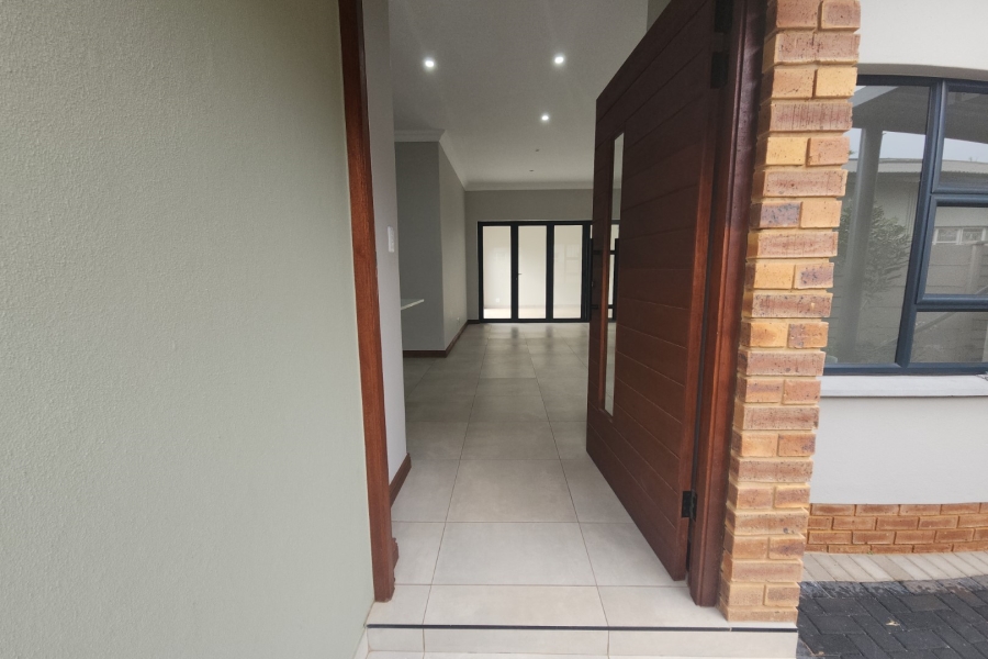 12 Bedroom Property for Sale in Waverley Gauteng