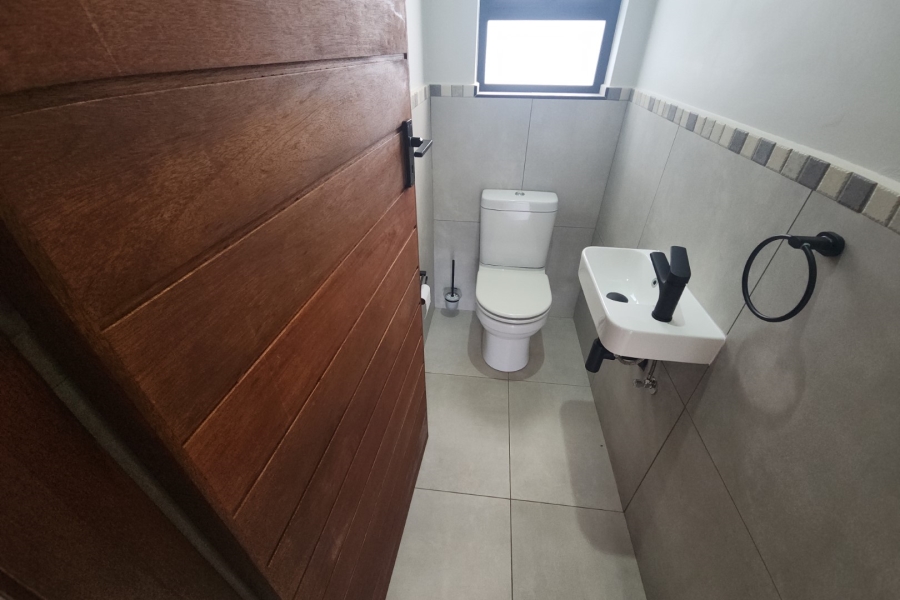 12 Bedroom Property for Sale in Waverley Gauteng