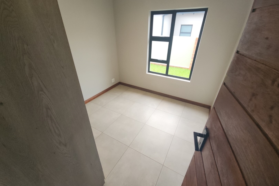 12 Bedroom Property for Sale in Waverley Gauteng