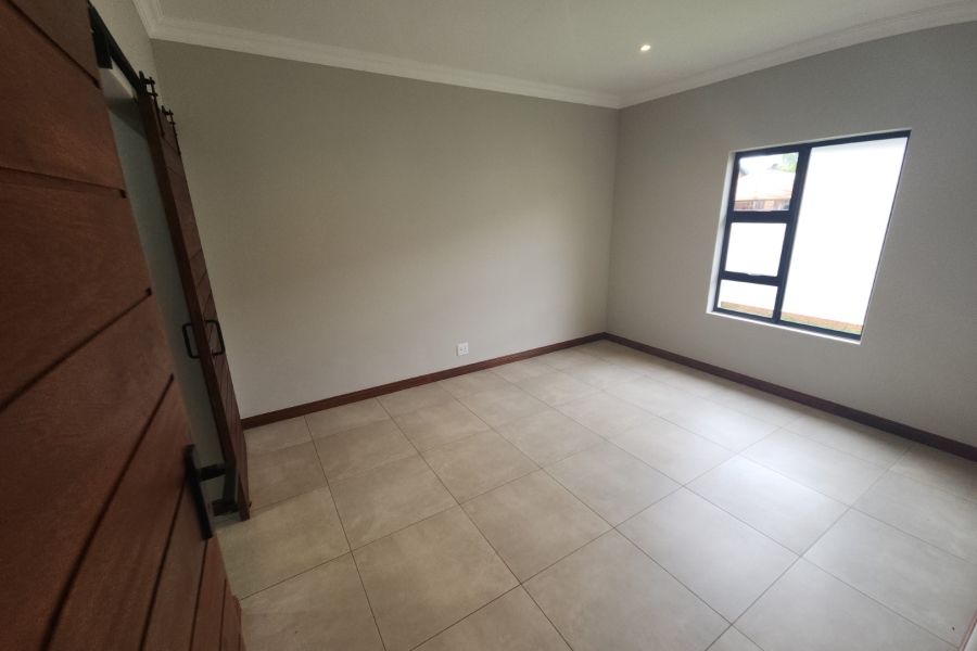 12 Bedroom Property for Sale in Waverley Gauteng