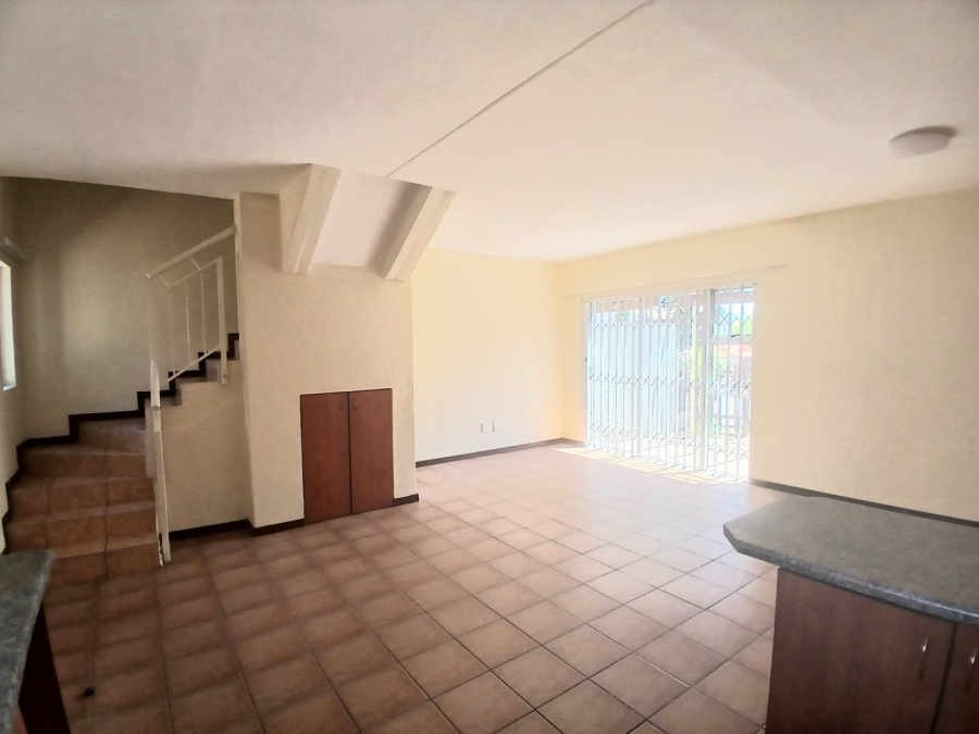 2 Bedroom Property for Sale in Greenstone Hill Gauteng