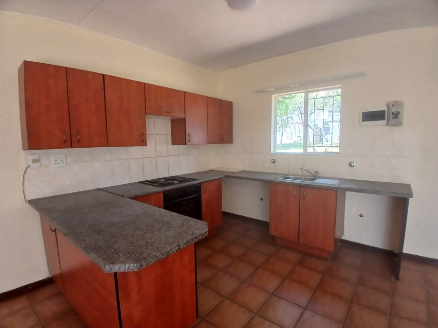 2 Bedroom Property for Sale in Greenstone Hill Gauteng