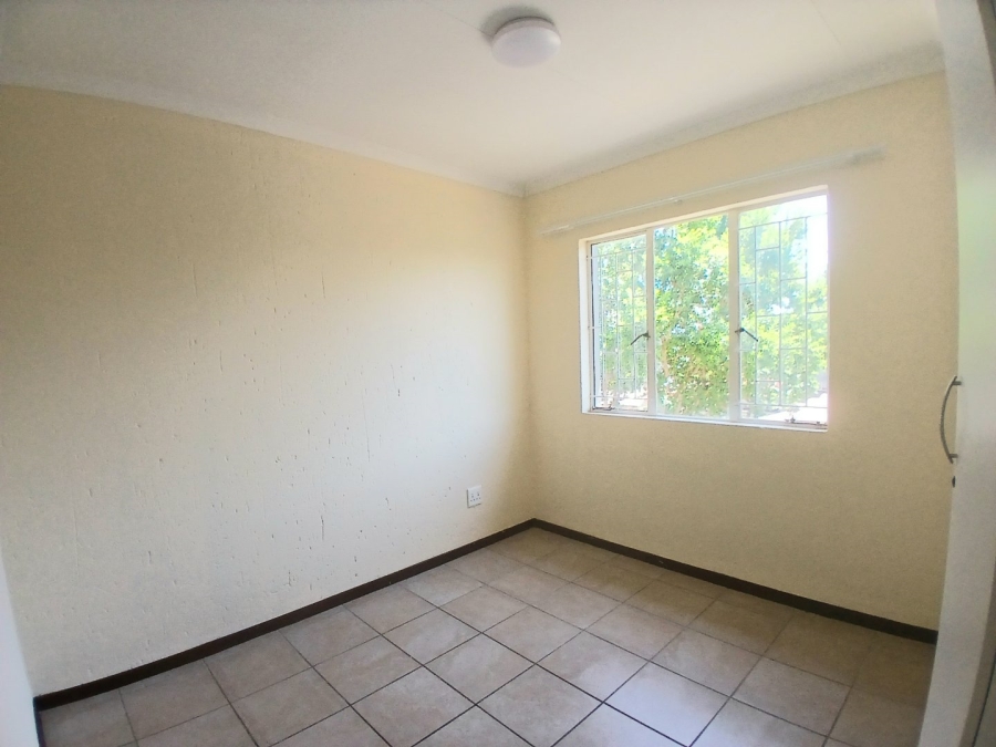 2 Bedroom Property for Sale in Greenstone Hill Gauteng