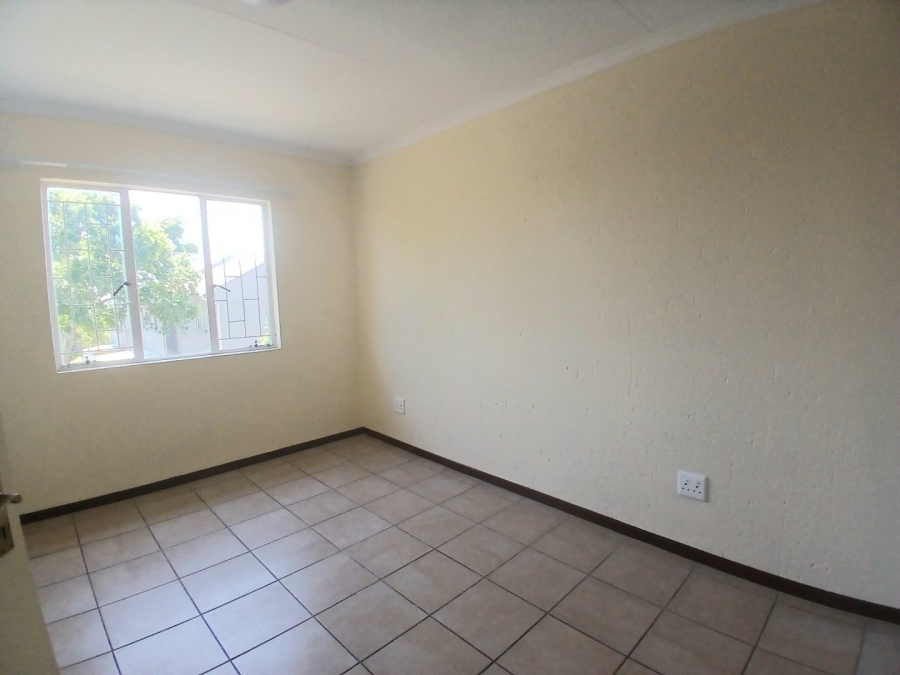 2 Bedroom Property for Sale in Greenstone Hill Gauteng