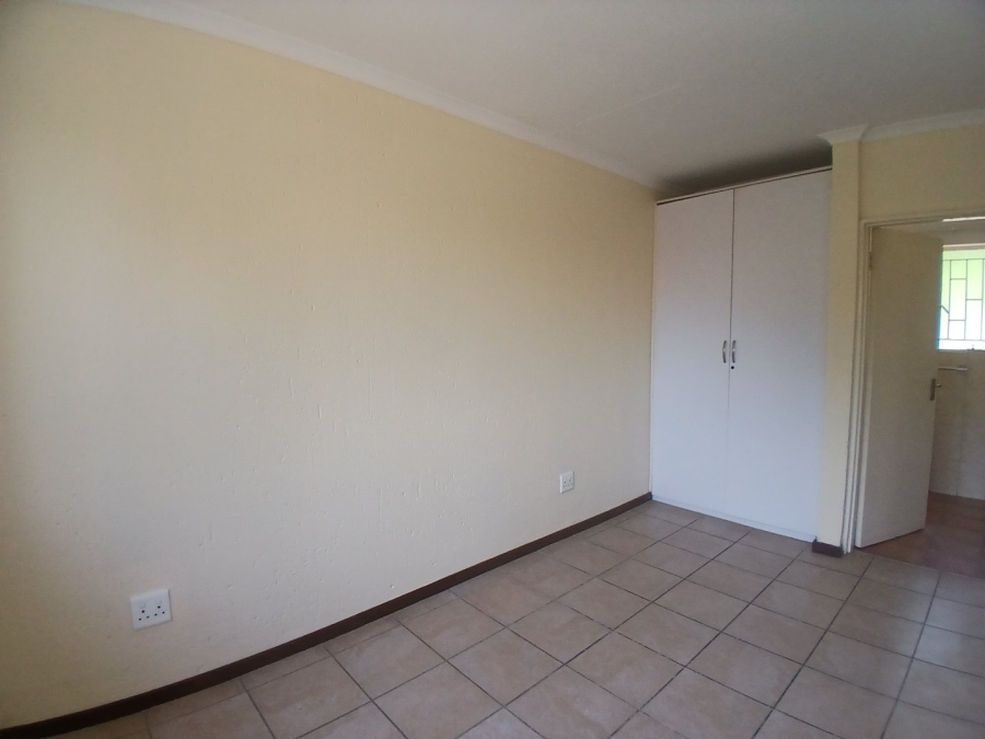 2 Bedroom Property for Sale in Greenstone Hill Gauteng