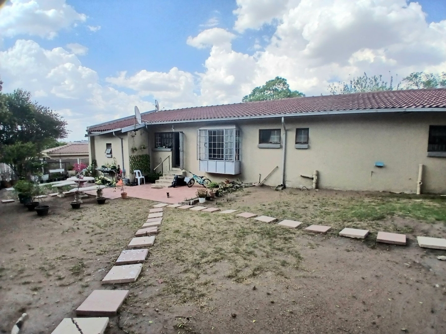 3 Bedroom Property for Sale in Edenvale Central Gauteng