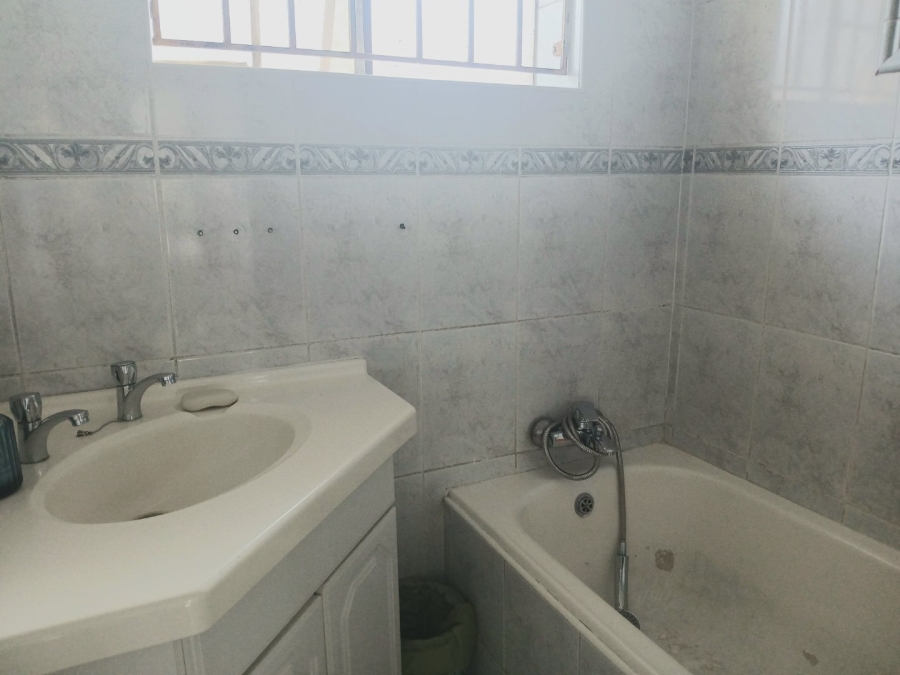 3 Bedroom Property for Sale in Edenvale Central Gauteng