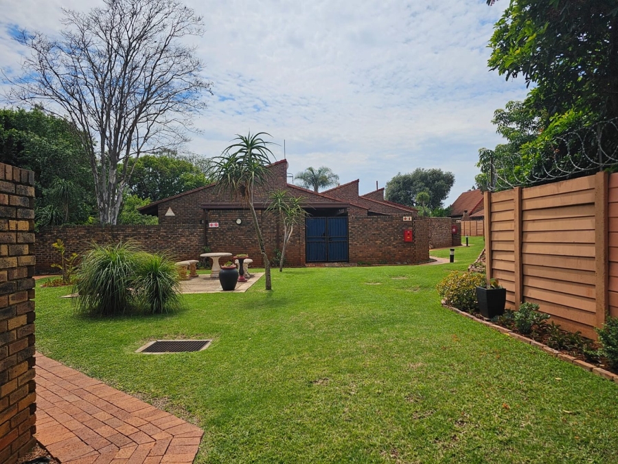 2 Bedroom Property for Sale in Weavind Park Gauteng