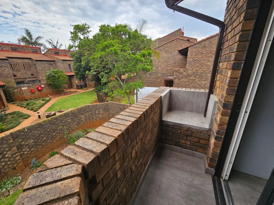 2 Bedroom Property for Sale in Weavind Park Gauteng