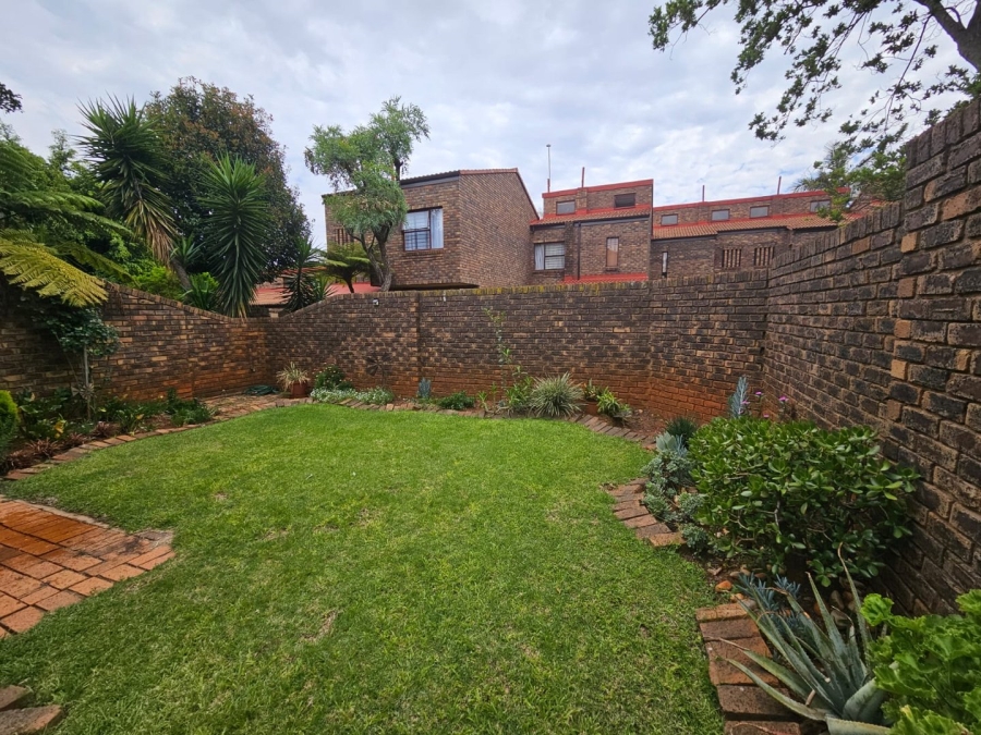 2 Bedroom Property for Sale in Weavind Park Gauteng