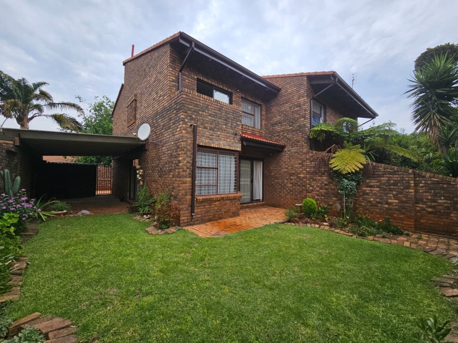 2 Bedroom Property for Sale in Weavind Park Gauteng