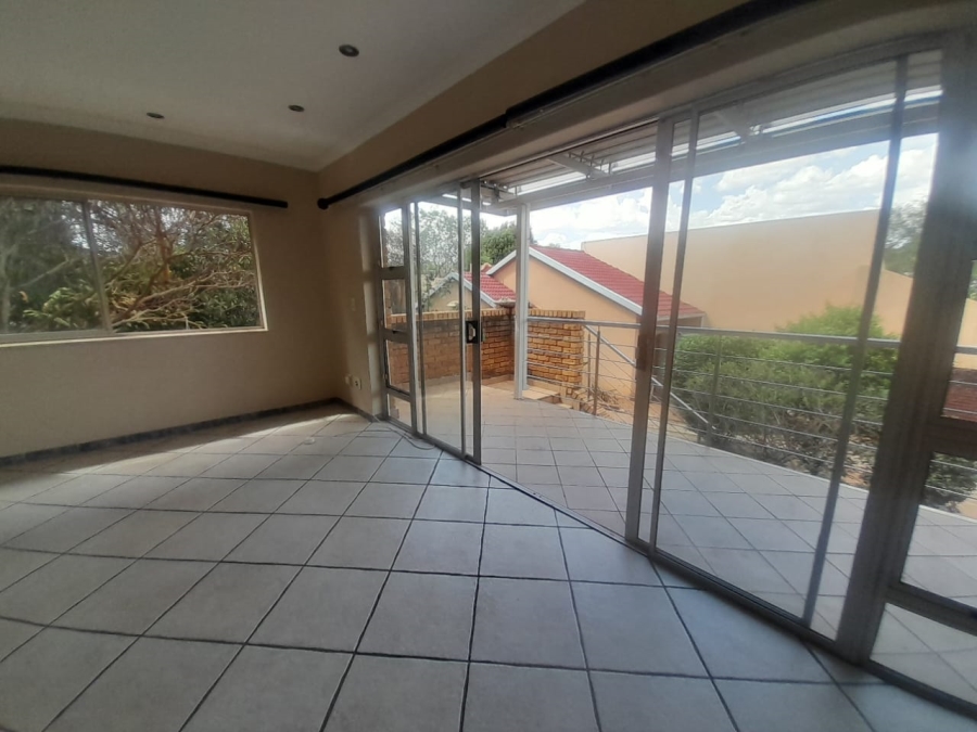 To Let 1 Bedroom Property for Rent in Weltevreden Park Gauteng