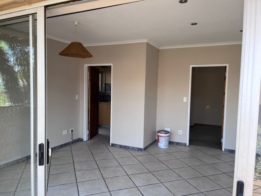 To Let 1 Bedroom Property for Rent in Weltevreden Park Gauteng