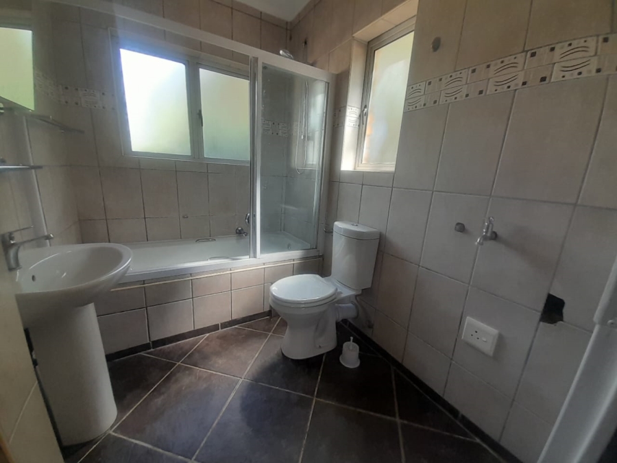 To Let 1 Bedroom Property for Rent in Weltevreden Park Gauteng