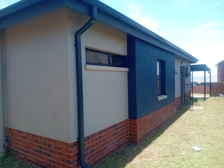 To Let 3 Bedroom Property for Rent in Lion Pride Gauteng