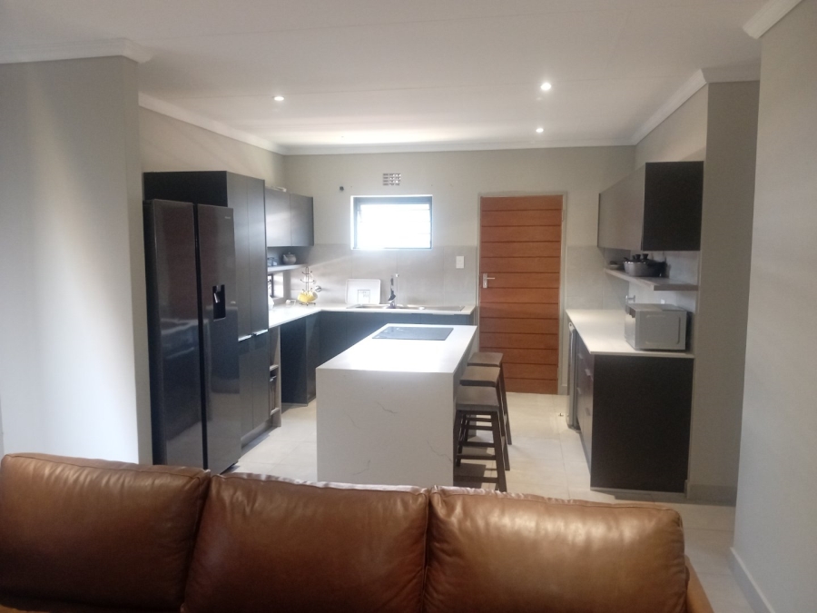 To Let 3 Bedroom Property for Rent in Lion Pride Gauteng