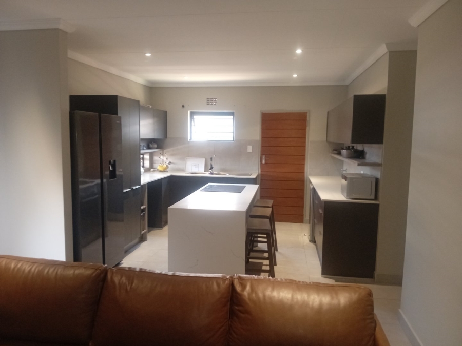 To Let 3 Bedroom Property for Rent in Lion Pride Gauteng