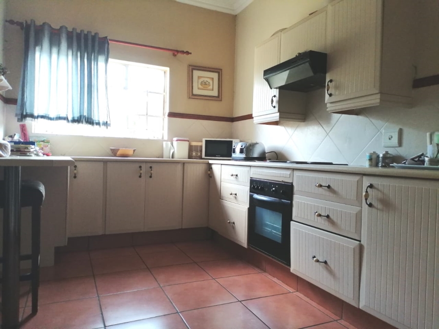 5 Bedroom Property for Sale in Glen Austin Gauteng