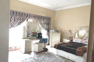 5 Bedroom Property for Sale in Glen Austin Gauteng