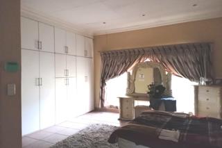 5 Bedroom Property for Sale in Glen Austin Gauteng