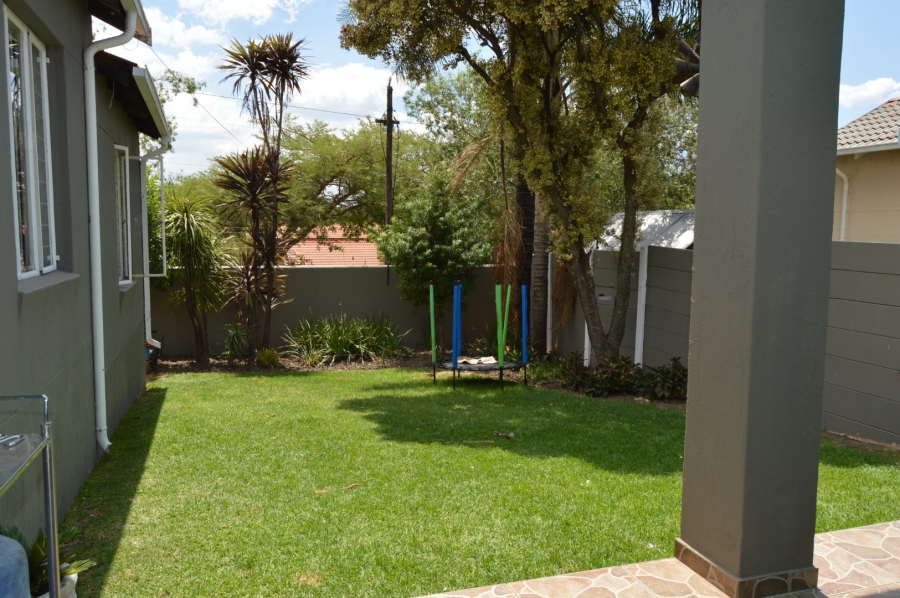 To Let 3 Bedroom Property for Rent in Radiokop Gauteng