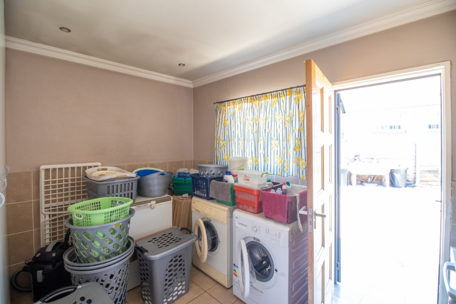 3 Bedroom Property for Sale in Hurlyvale Gauteng