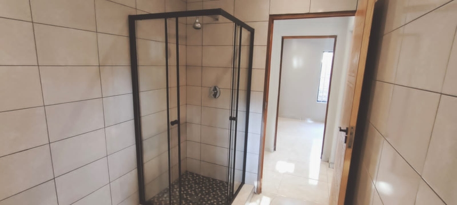 To Let 2 Bedroom Property for Rent in Bryanston Gauteng