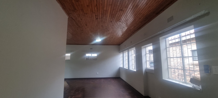 To Let 3 Bedroom Property for Rent in Robertsham Gauteng