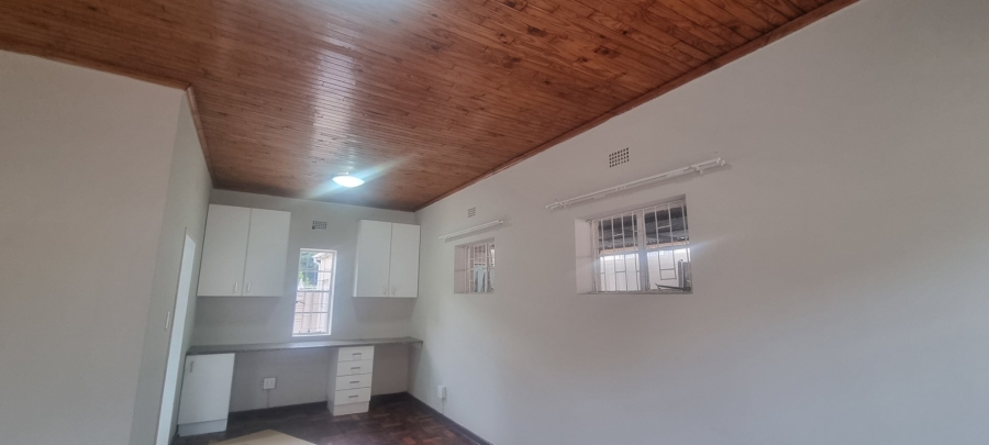 To Let 3 Bedroom Property for Rent in Robertsham Gauteng