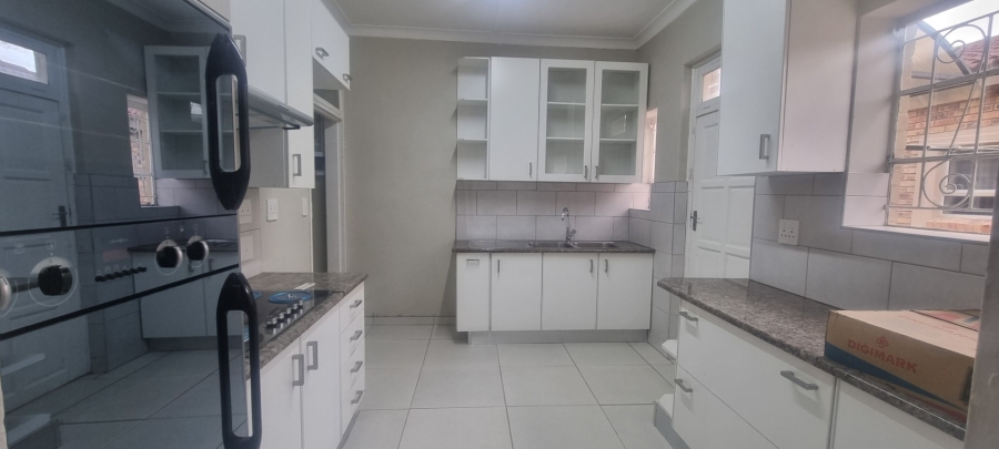 To Let 3 Bedroom Property for Rent in Robertsham Gauteng